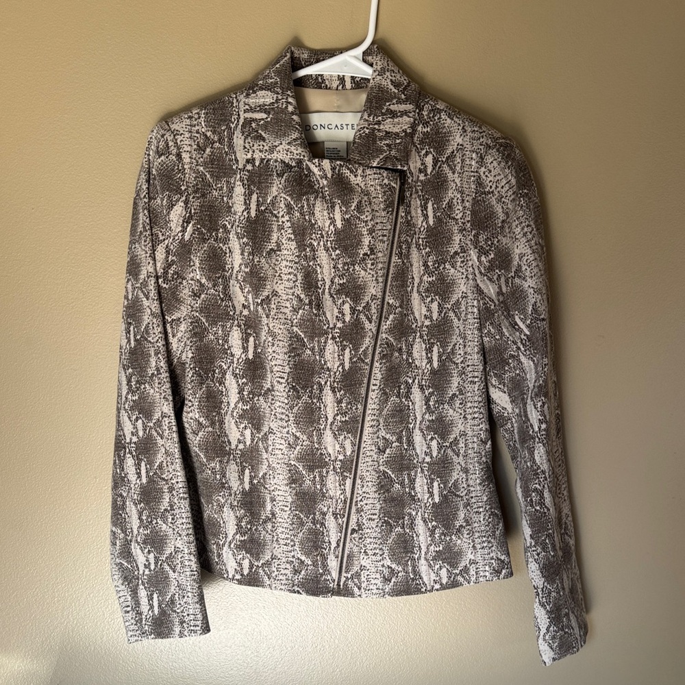 Doncaster Women's Snake Pattern Blazer - Black and Gray